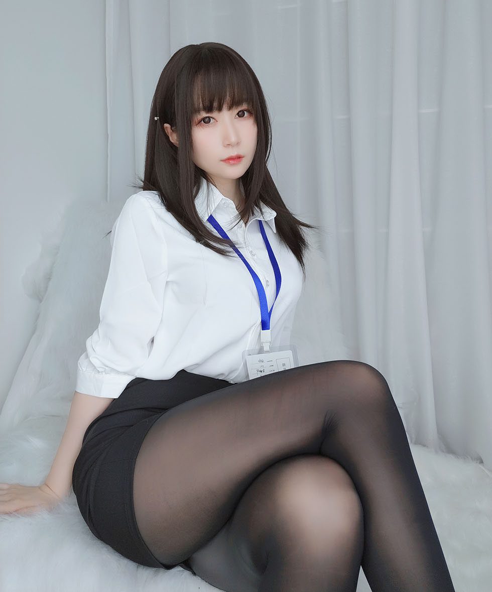 微博COSER《白银81》制服 [125P+8V]